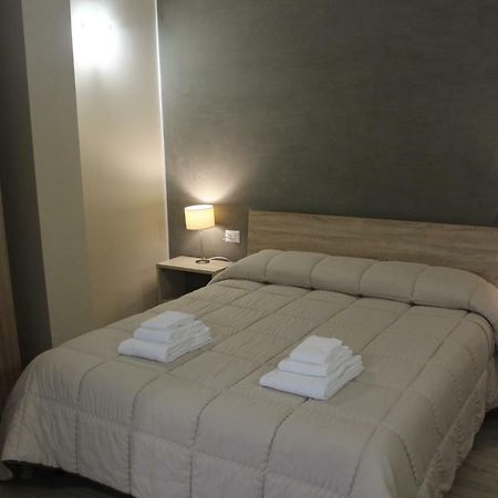 سان كاتالدو B&B Del Corso المظهر الخارجي الصورة