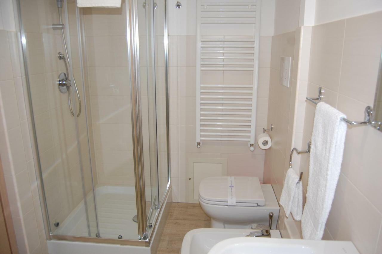 سان كاتالدو B&B Del Corso المظهر الخارجي الصورة