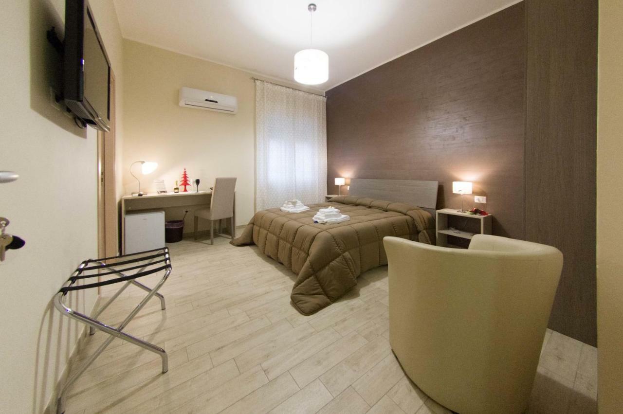 سان كاتالدو B&B Del Corso المظهر الخارجي الصورة