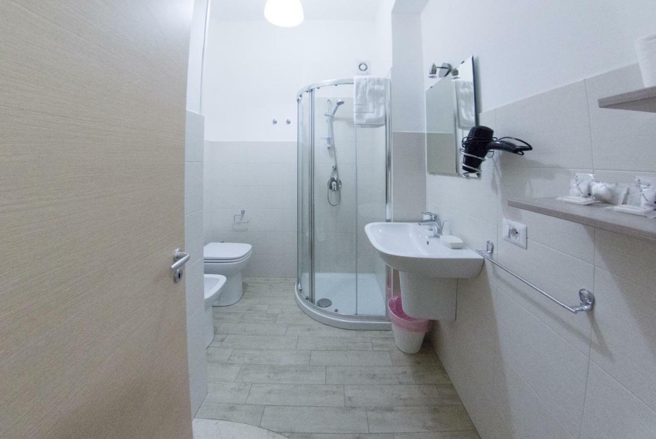 سان كاتالدو B&B Del Corso المظهر الخارجي الصورة