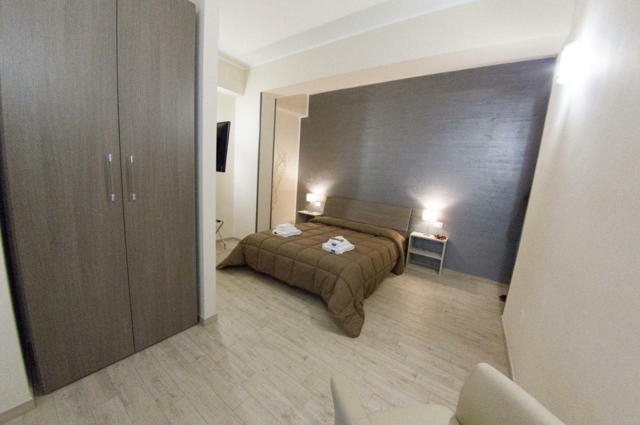 سان كاتالدو B&B Del Corso المظهر الخارجي الصورة