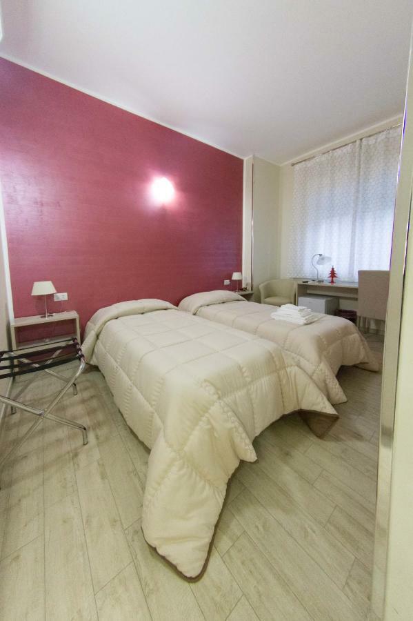 سان كاتالدو B&B Del Corso المظهر الخارجي الصورة