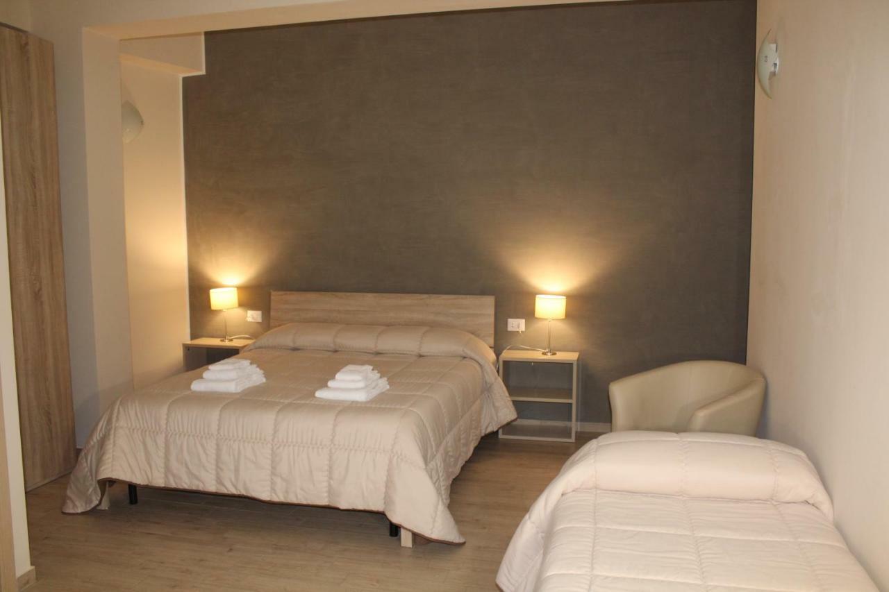 سان كاتالدو B&B Del Corso المظهر الخارجي الصورة
