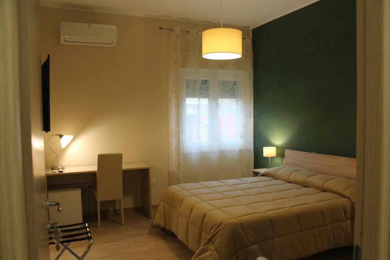 سان كاتالدو B&B Del Corso المظهر الخارجي الصورة
