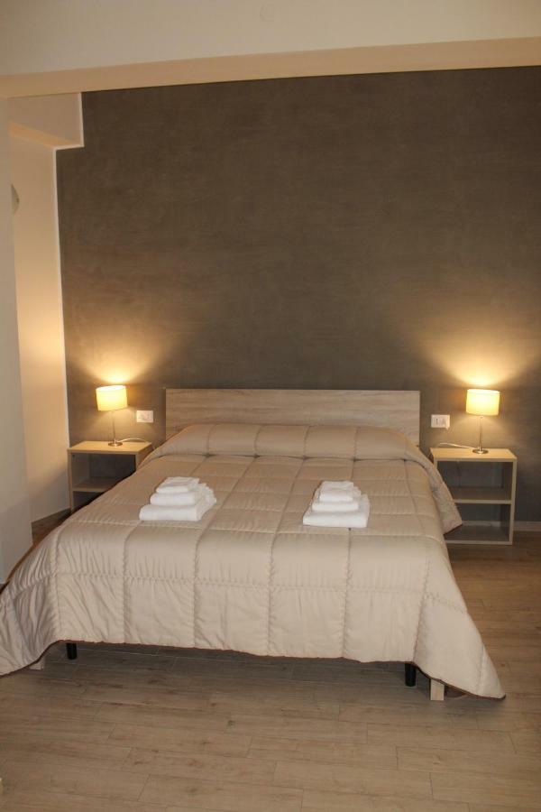 سان كاتالدو B&B Del Corso المظهر الخارجي الصورة