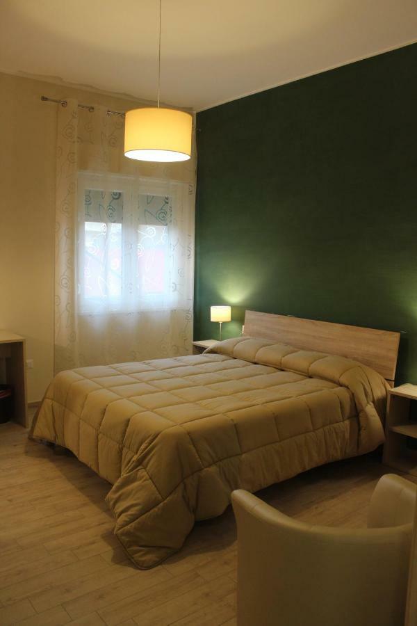 سان كاتالدو B&B Del Corso المظهر الخارجي الصورة