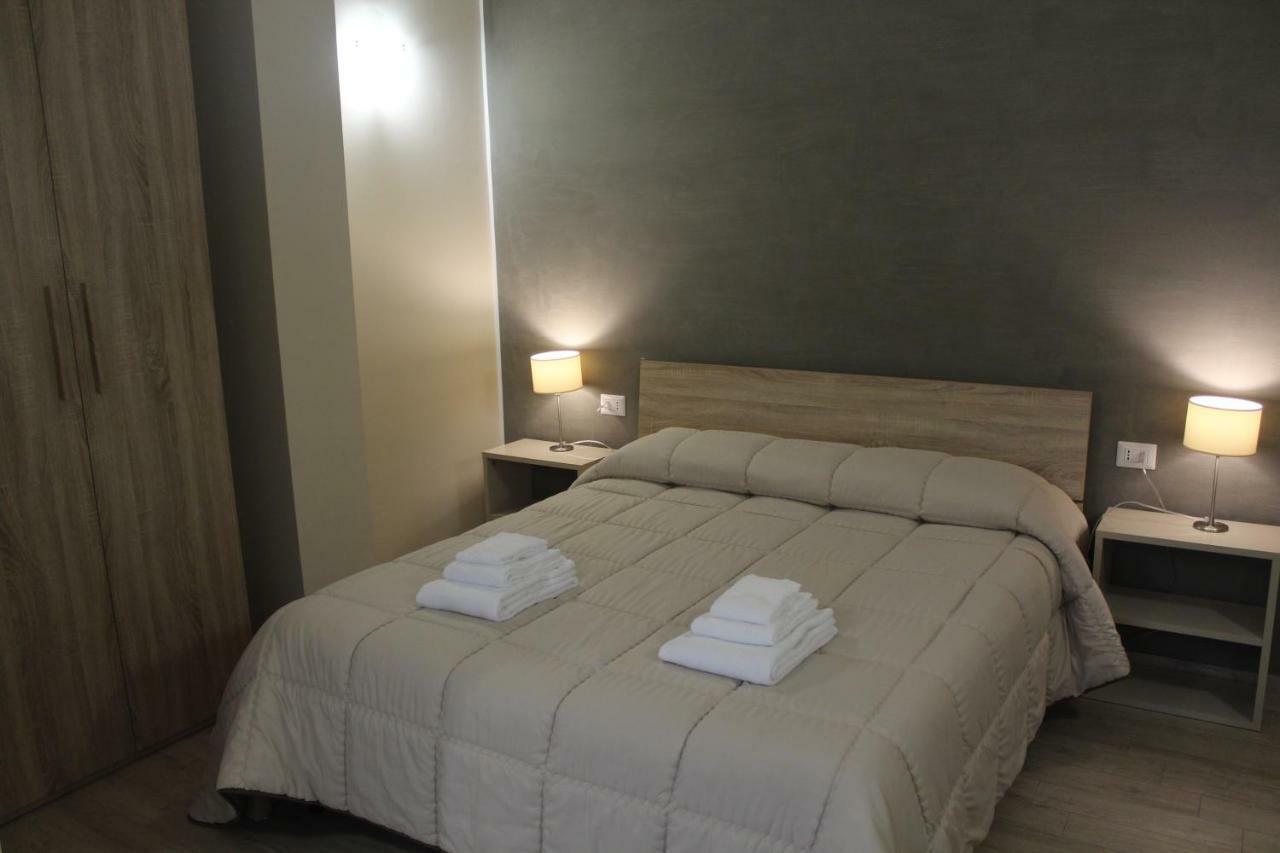 سان كاتالدو B&B Del Corso المظهر الخارجي الصورة